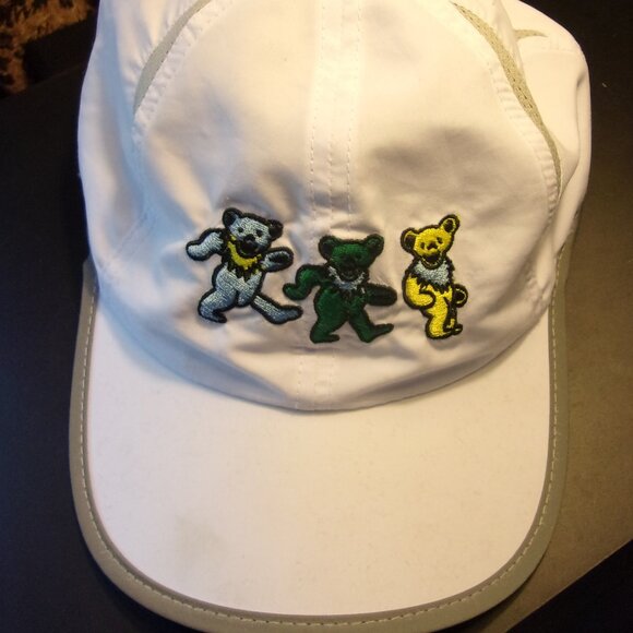 bigaccessories 3 Dancing Bears GD White Cap - Picture 1 of 8